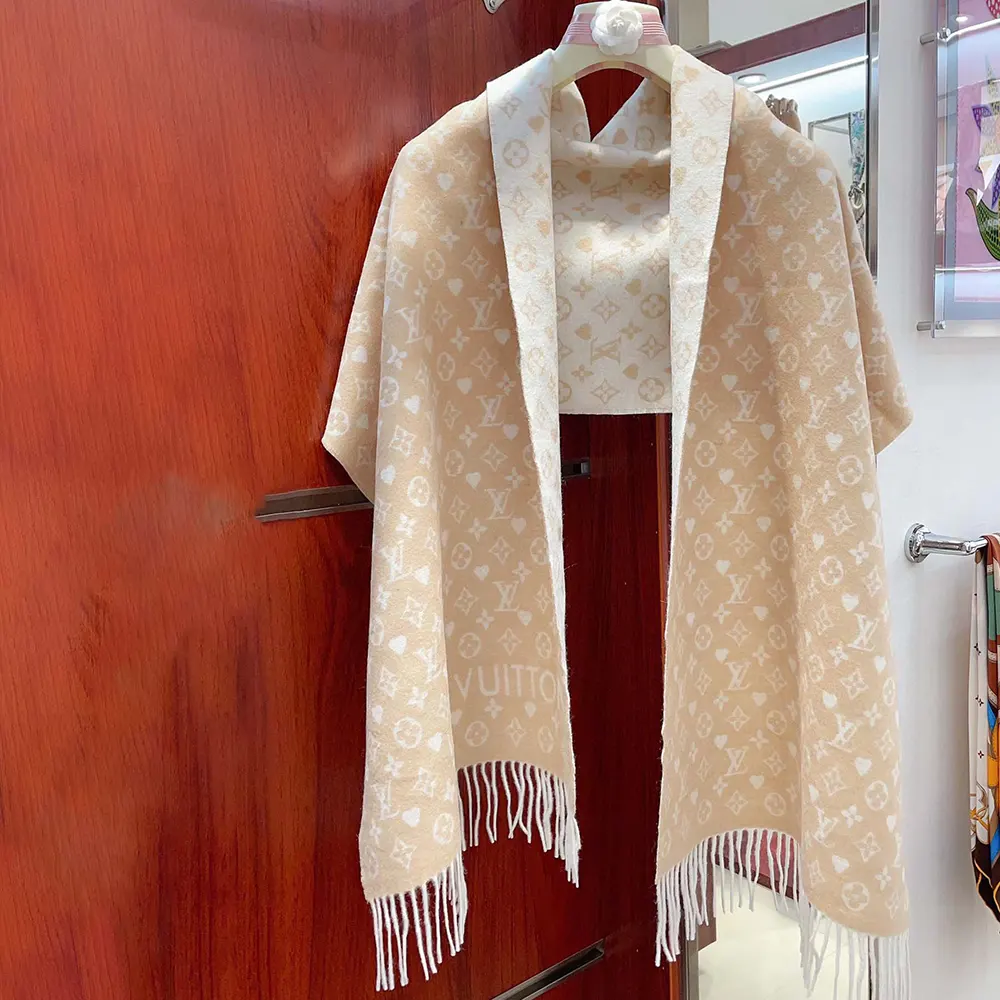 Louis Vuitton Unisex Game On Scarf-Beige M76900