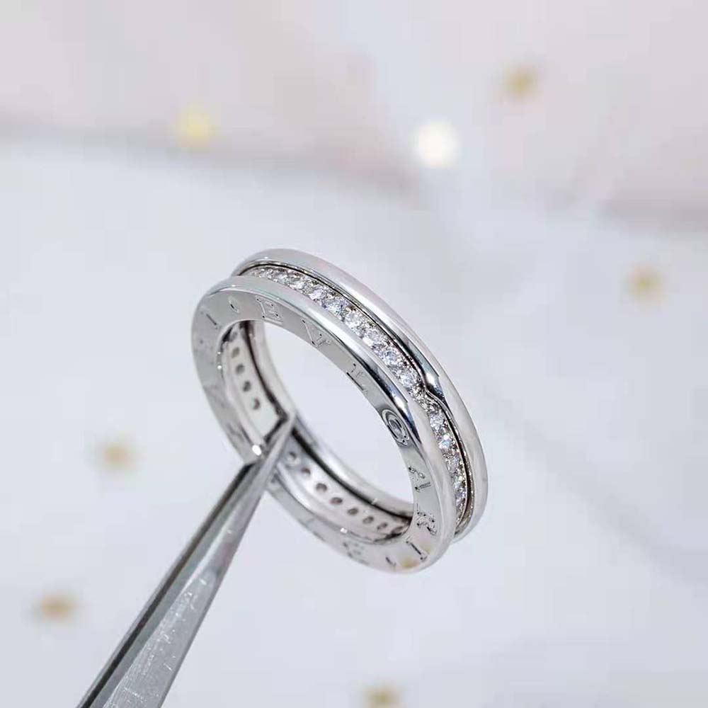 Bvlgari Women B.zero1 One-Band Ring in 18 KT White Gold Set with Pave Diamonds on the Spiral