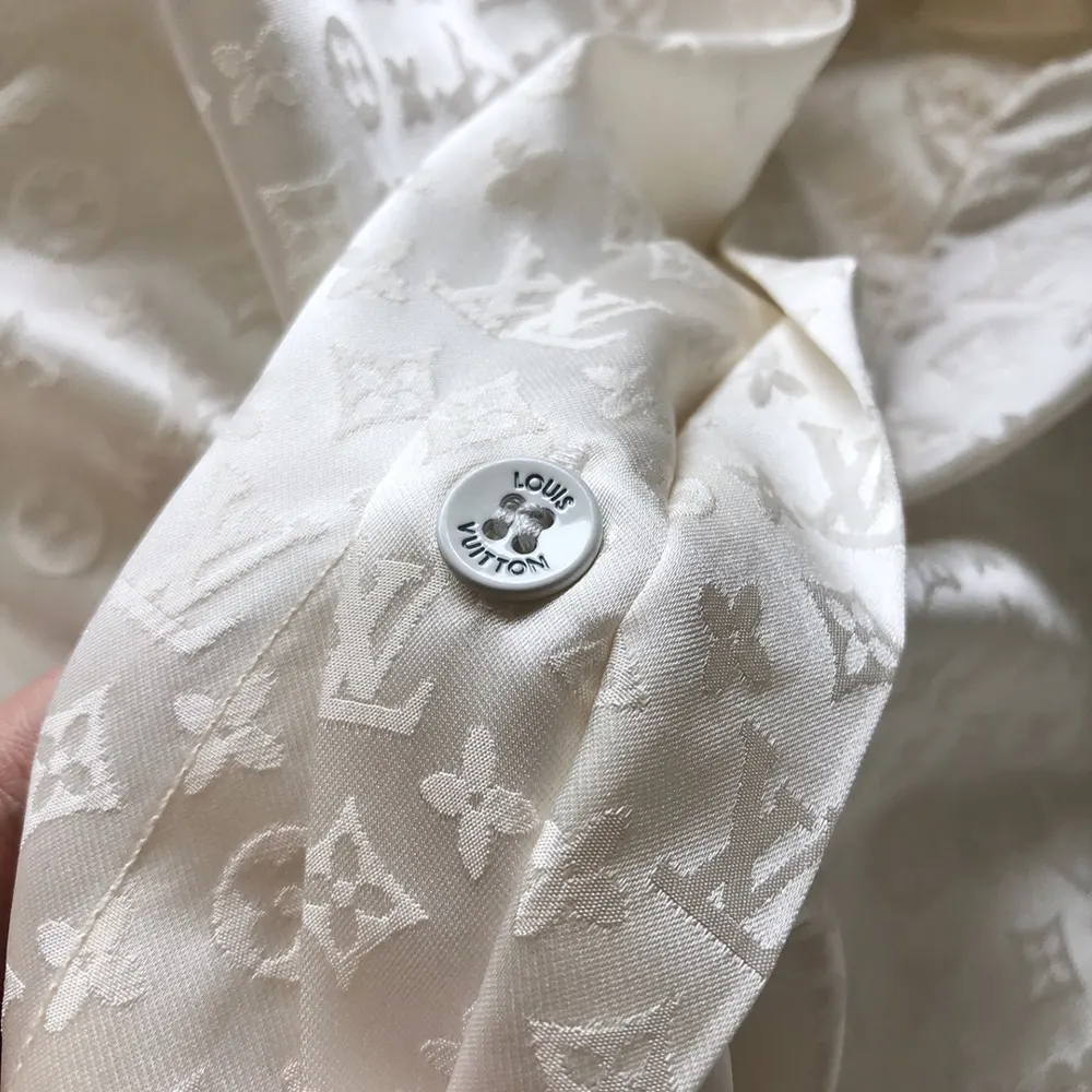 Louis Vuitton Women Monogram Long-Sleeved Silk Shirt 1AFJUE