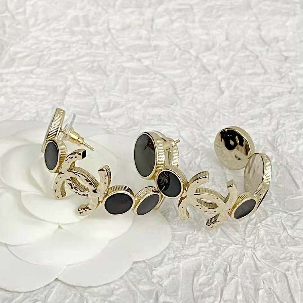 Chanel Women Hoop Earrings in Metal