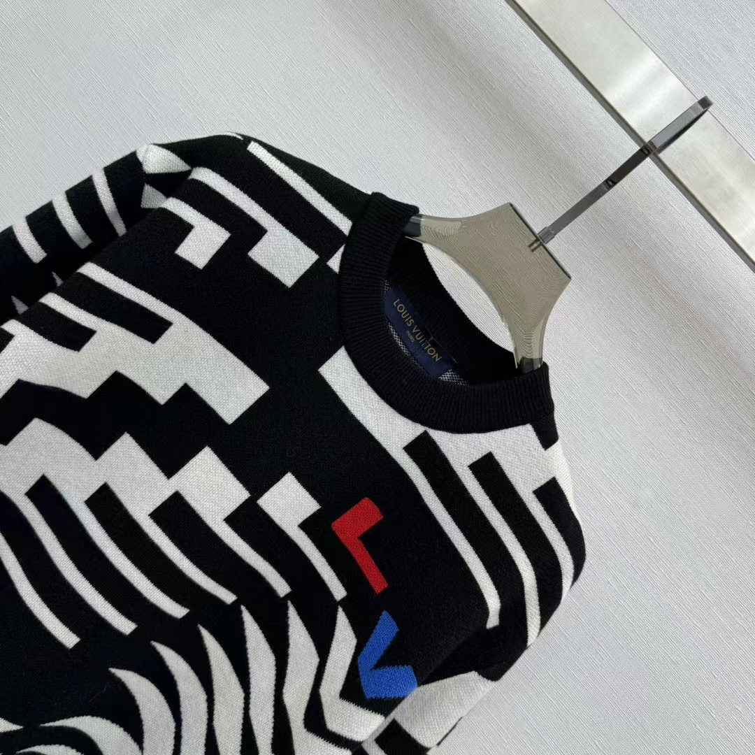 Louis Vuitton Women LV SKI Wool Pullover Regular Fit Fir Tree Jacquard Signature All Over