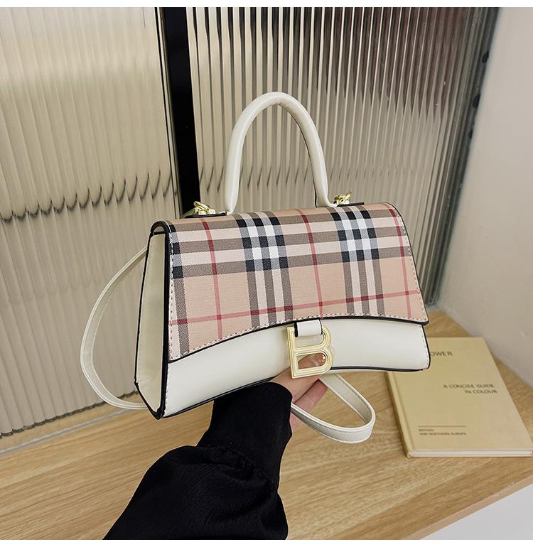 Retro Small Square Bag New High-end Sense Shoulder Bag 1024041615