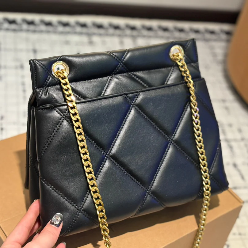 Versatile Commuter Chain Bag 1025012101