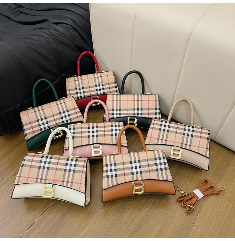 Retro Small Square Bag New High-end Sense Shoulder Bag 1024041615