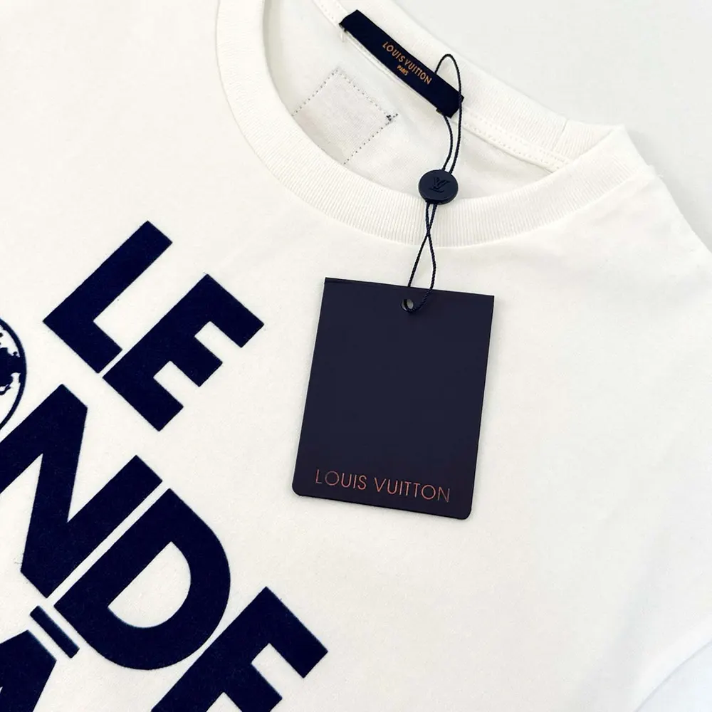 Louis Vuitton Women Graphic Cotton T-Shirt 1AHCW5