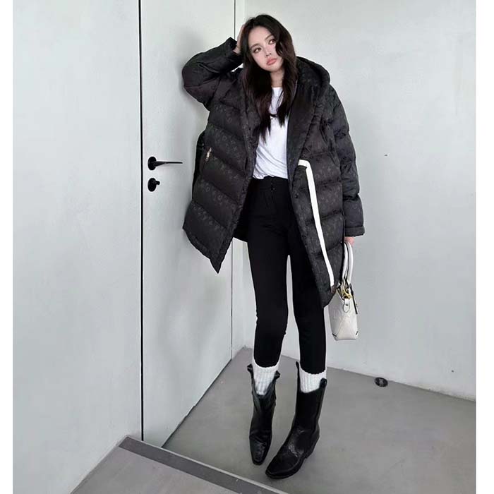Louis Vuitton LV Women Flight Mode Monogram Jacquard Puffer Wrap Coat Polyamide Black