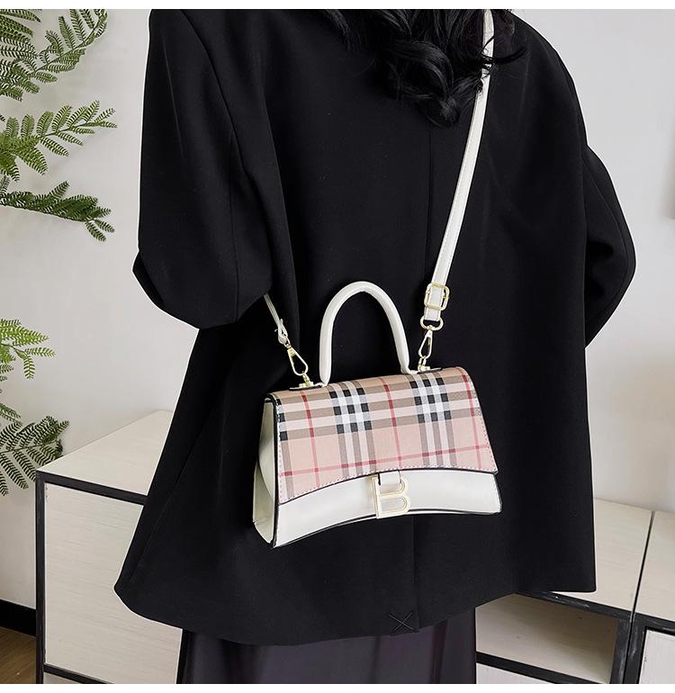 Retro Small Square Bag New High-end Sense Shoulder Bag 1024041615