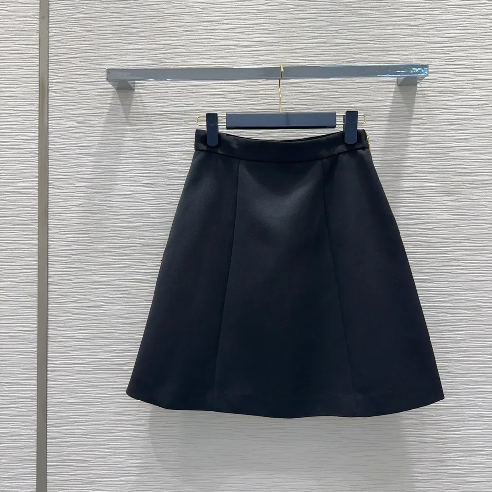 Louis Vuitton Women Chain Detail A-Line Mini Skirt 1AHUQ3