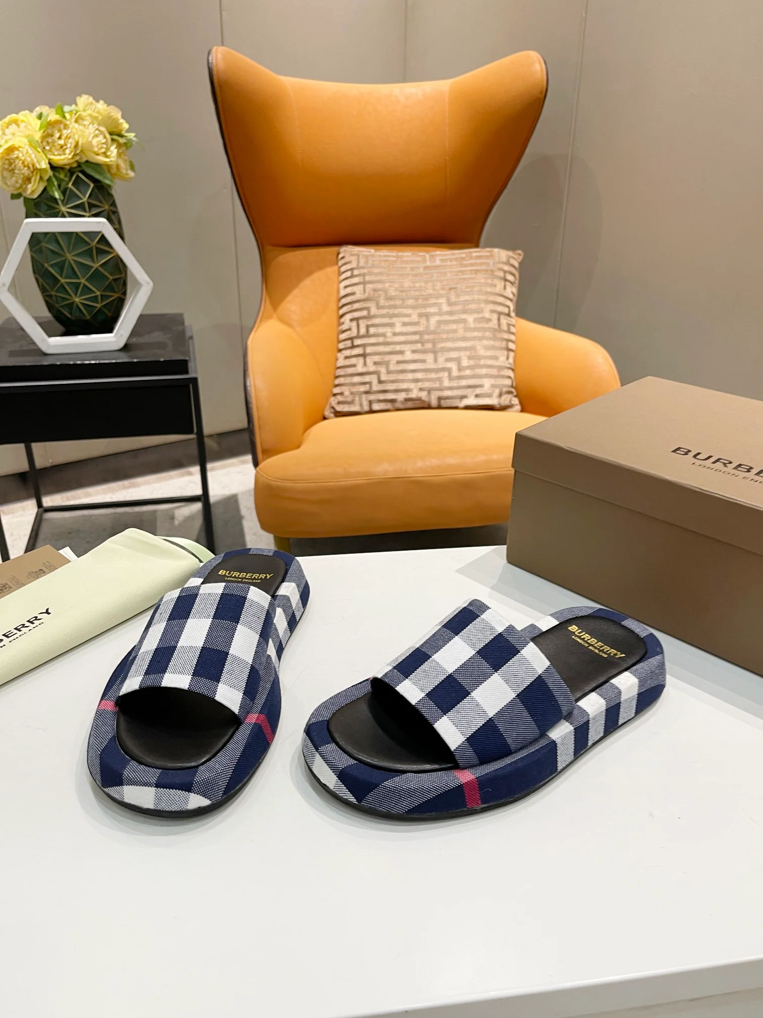 Fashion classic versatile plaid slippers 1024042208