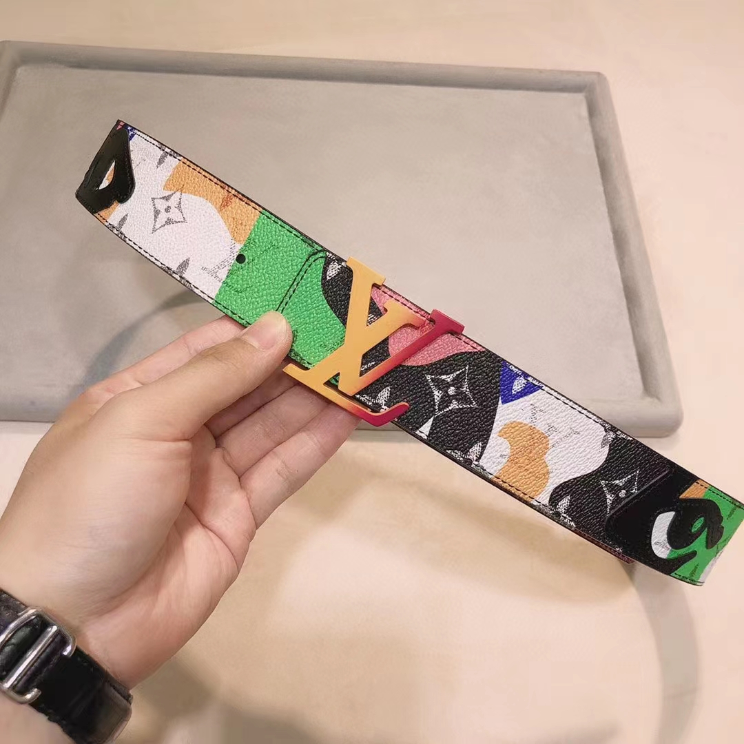 Louis Vuitton Unisex LV Initials 40 MM Reversible Belt Multicoloured Leather Metal Buckle