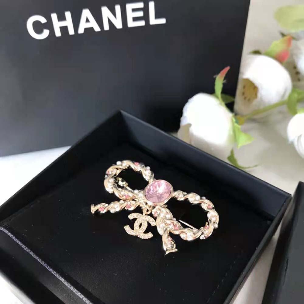 Chanel Women Brooch in Metal Glass Pearls and Diamantés