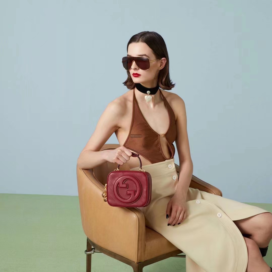 Gucci Women GG Blondie Top Handle Bag Red Leather Round Interlocking G