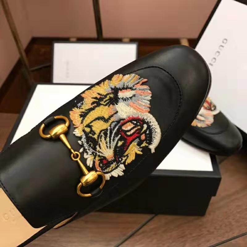 Gucci Men Princetown Embroidered Leather Slipper with Tiger Appliqué 1.27cm Heel-Black