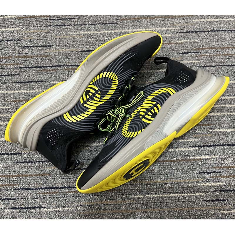 Gucci Unisex Run Sneaker Black Technical Knit Fabric Interlocking G Rubber Detail