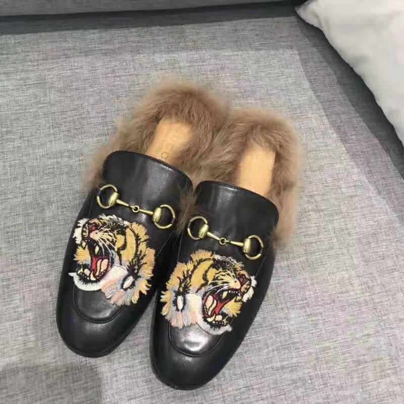 Gucci Unisex Princetown Slipper with Tiger in Lamb Wool-Black