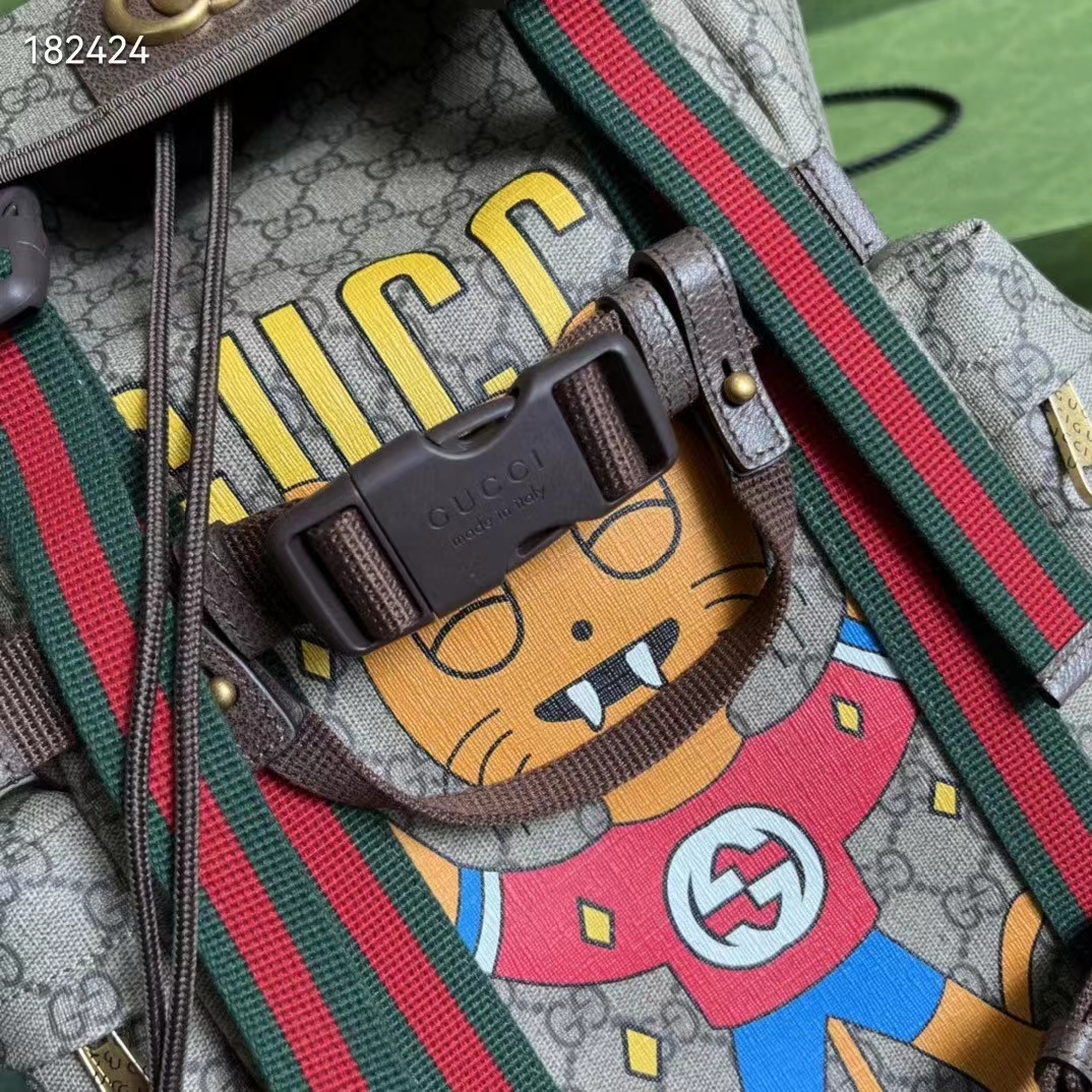 Gucci Unisex Cat Print Skateboard Backpack Beige Ebony GG Supreme Canvas