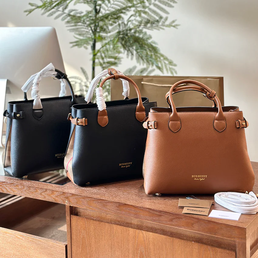 Luxury classic plaid handbag 1024071102