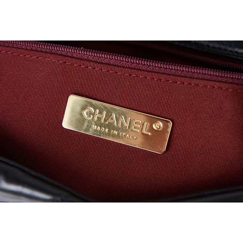 Chanel Women 19 Handbag Lambskin Gold Silver-Tone Ruthenium-Finish Metal Black