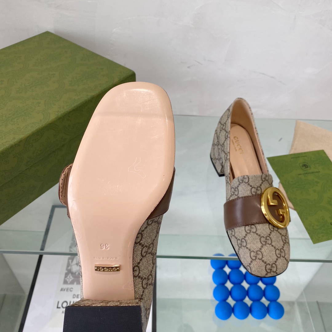 Gucci Women Blondie Pump Beige Ebony GG Supreme Canvas Round Interlocking G