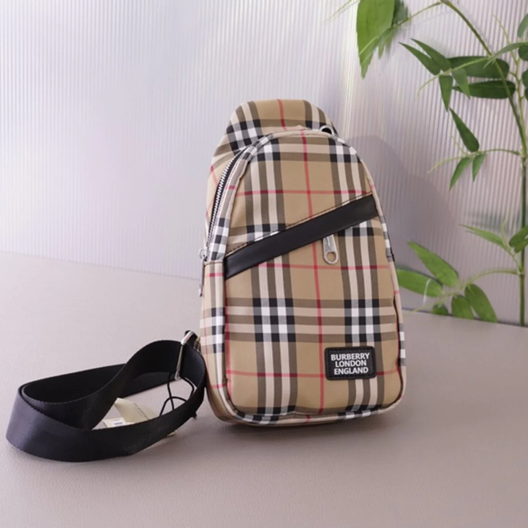 New fashionable and versatile men's chest bag 1024011218