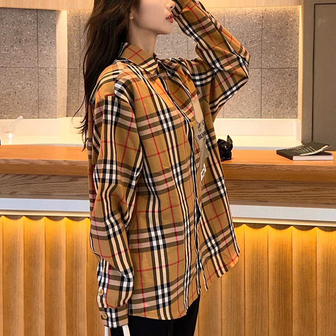 New fashionable versatile plaid shirt 1024012209