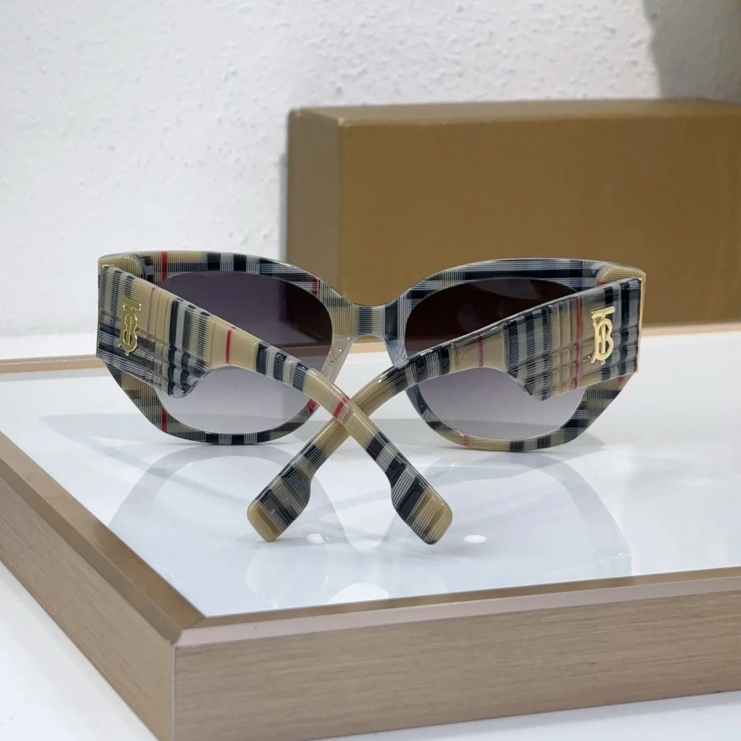 Fashion and versatile sunglasses 1025051304