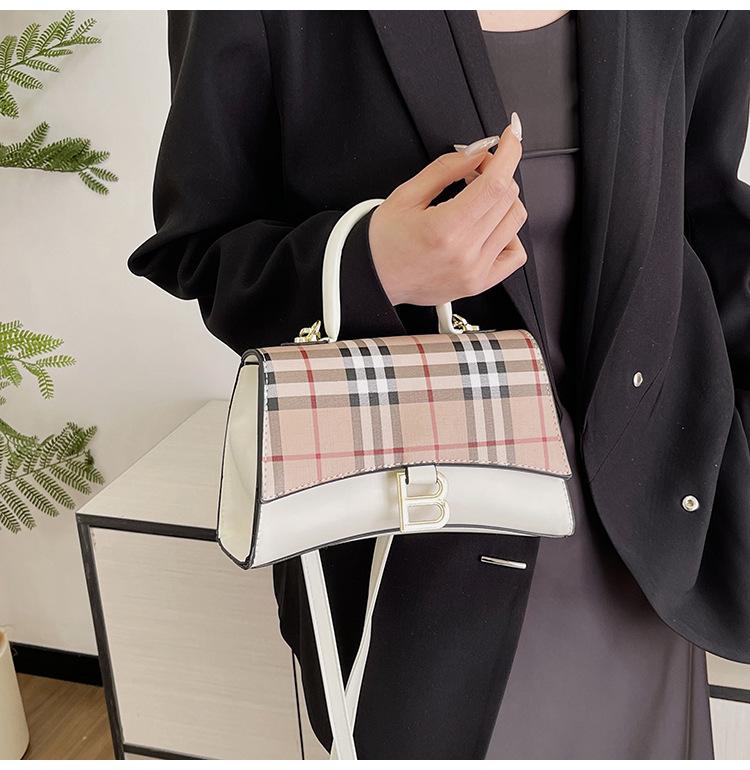 Retro Small Square Bag New High-end Sense Shoulder Bag 1024041615