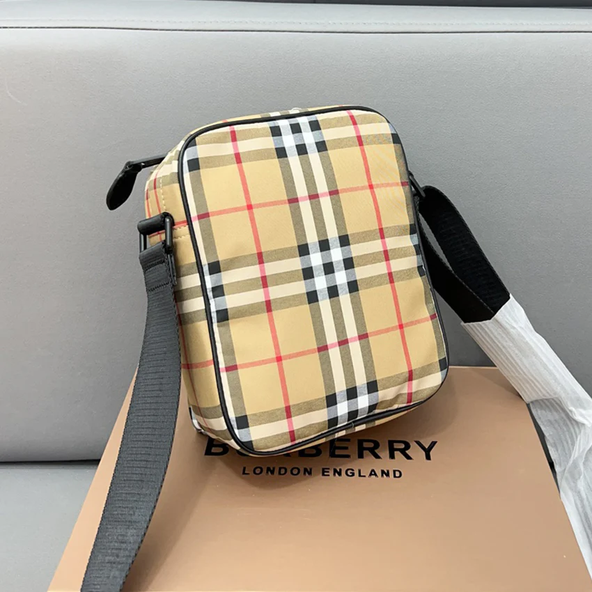 Men's versatile messenger bag 1024061210