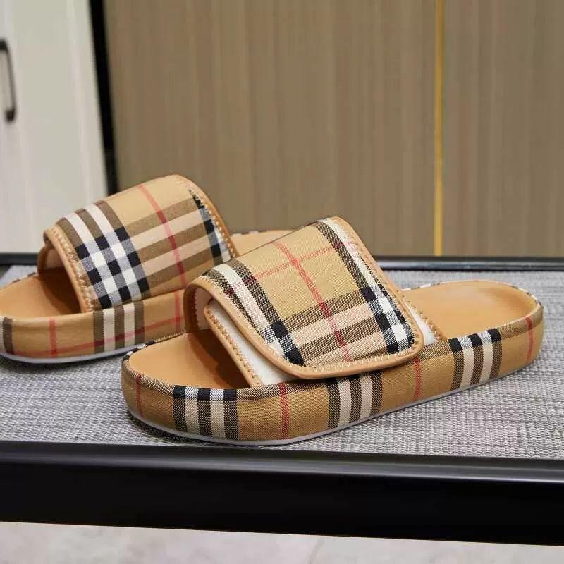 New High-end Sandals And Slippers Beach Shoes 1024051715