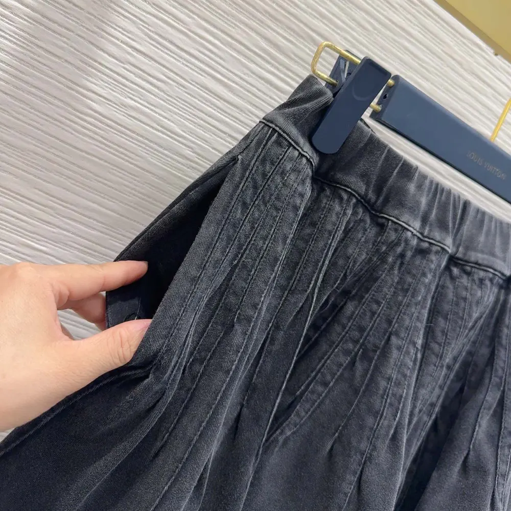 Louis Vuitton Women Pleated Jersey Skirt 1AIRA1