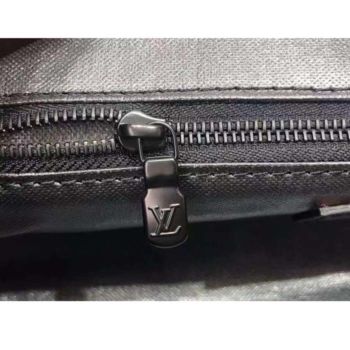 Louis Vuitton LV Unisex Dopp Kit Toilet Pouch Taurillon Monogram Leather Cowhide