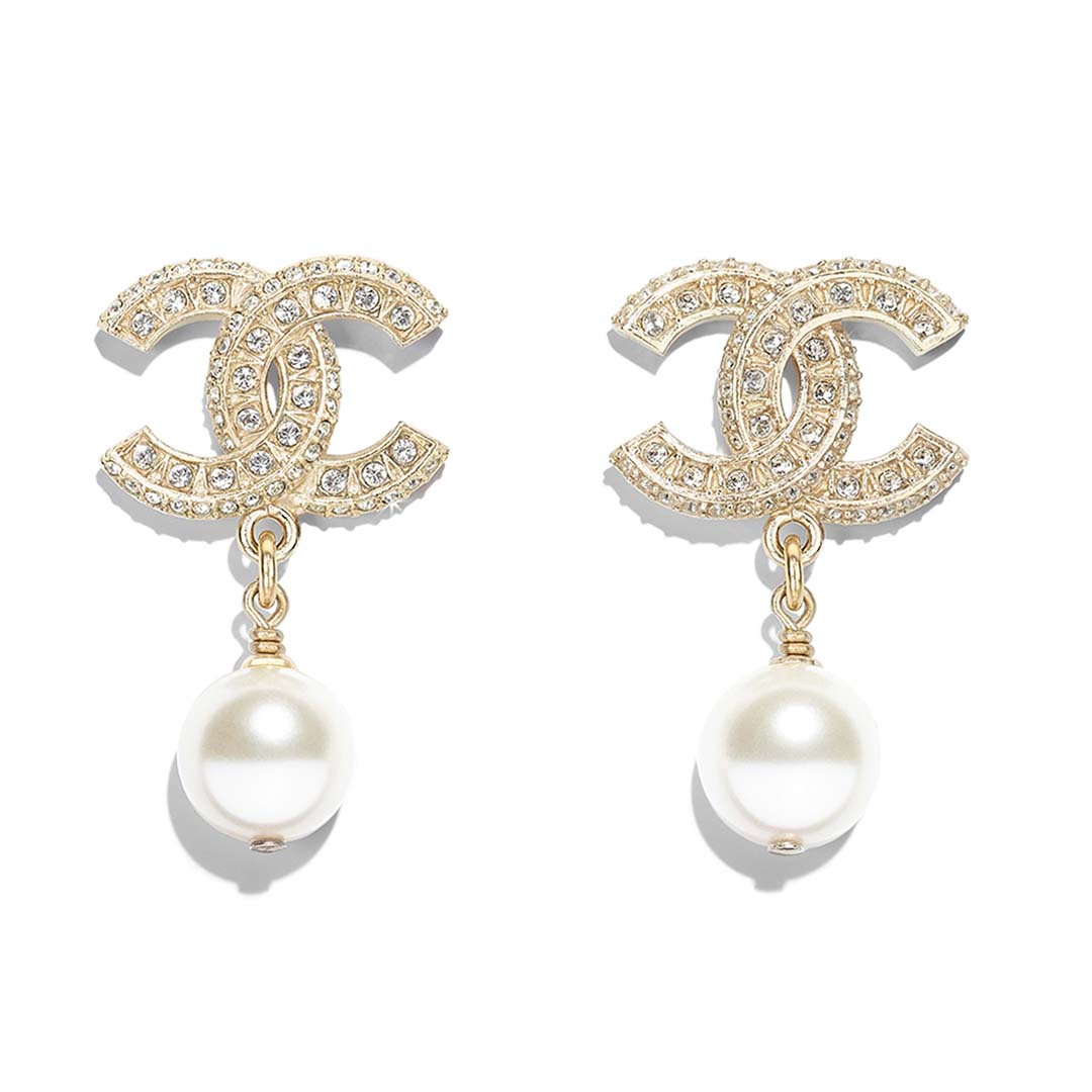Chanel Women Earrings in Metal Glass Pearls Resin & Diamantés-White