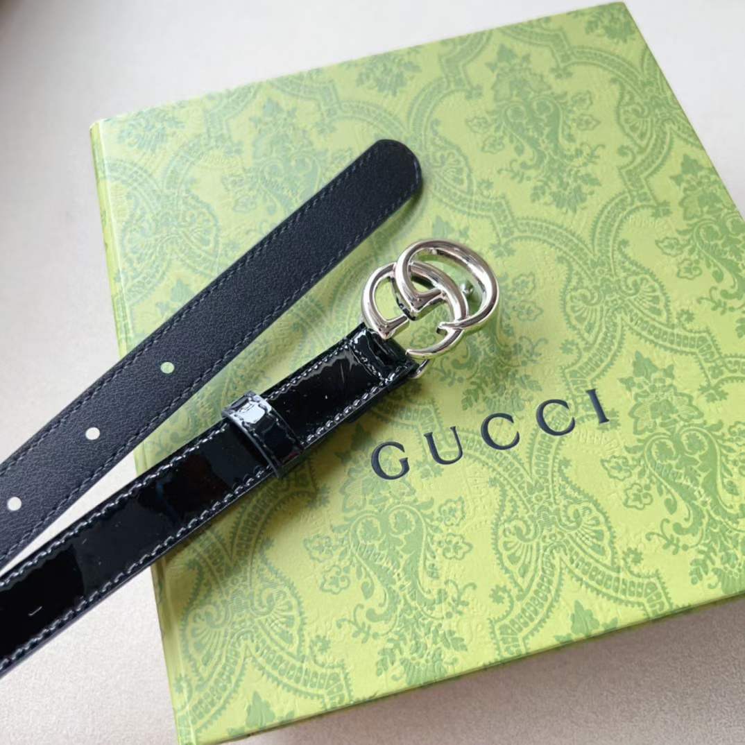 Gucci Unisex GG Marmont Thin Belt Black Leather Double G Buckle