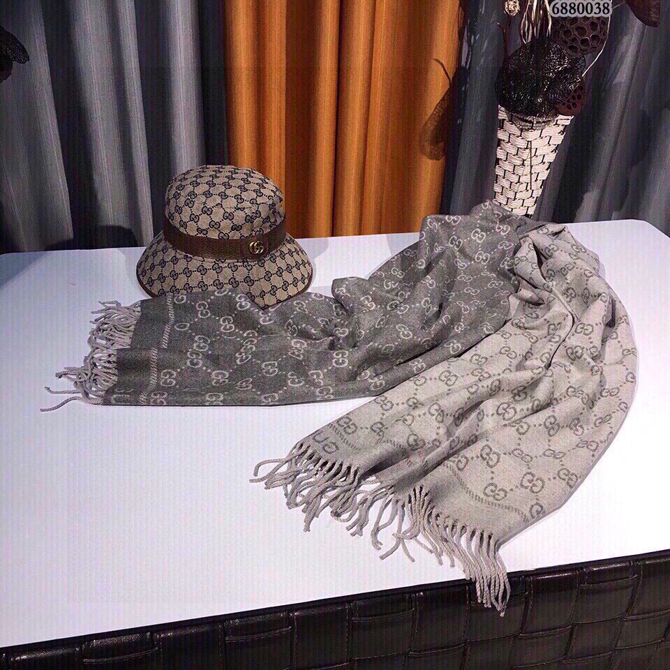 Gucci Unisex GG Jacquard Knitted Scarf Silver Light Grey GG Fringe Edges