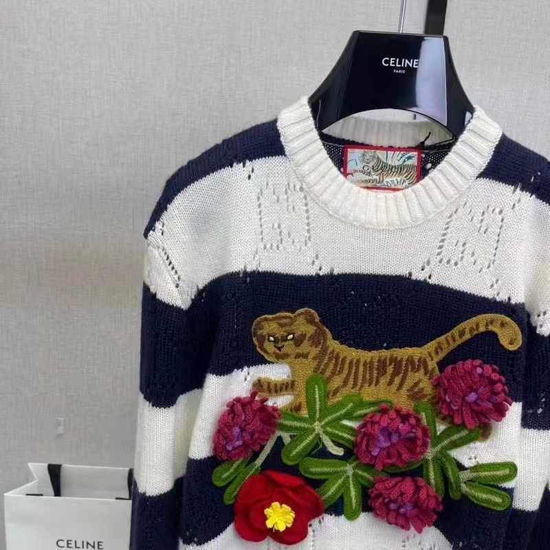 Gucci GG Women Gucci Tiger Wool Sweater Embroidery Tiger Flower Crewneck