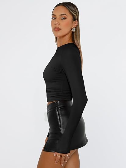 Women's long-sleeved T-shirt, new autumn 2025 style, basic crop top.