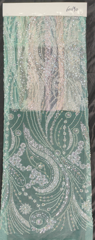 600190 Broderie de perles et de tubes à quatre perles + double pièce