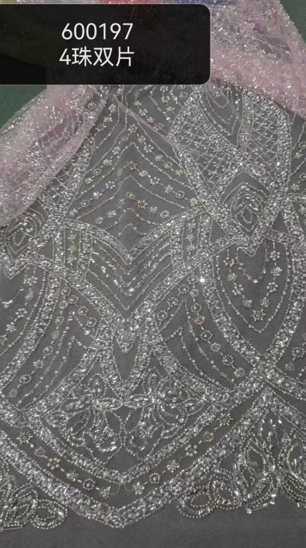 600197 Broderie de perles et de tubes à quatre perles + double pièce