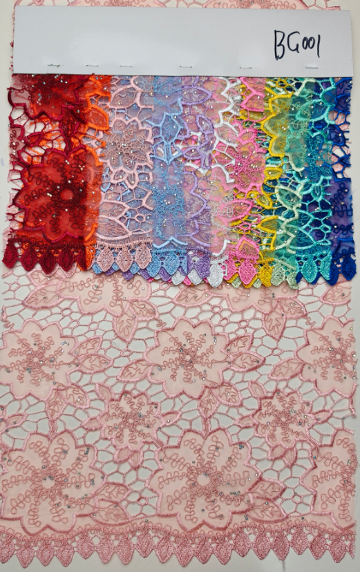 BG001 Organza, découpe laser, cordon torsadé, bordure soluble et strass