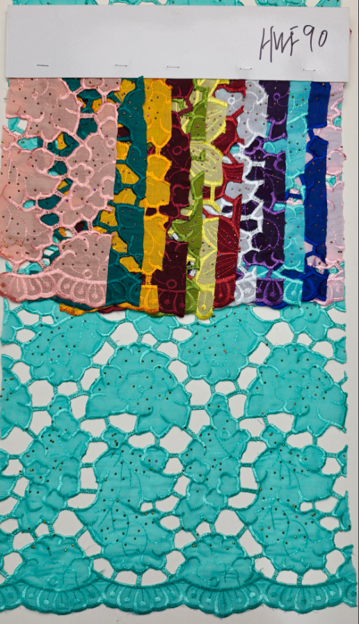 HWF90 Tissu imitation coton unicolore avec découpe laser et application de strass