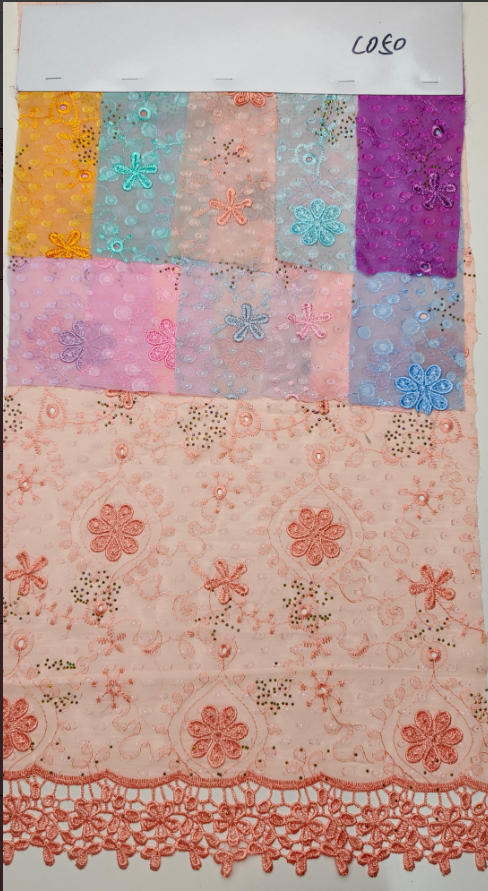 C050 Tissu en chiffon avec motif coupé, broderie 3D et application de strass