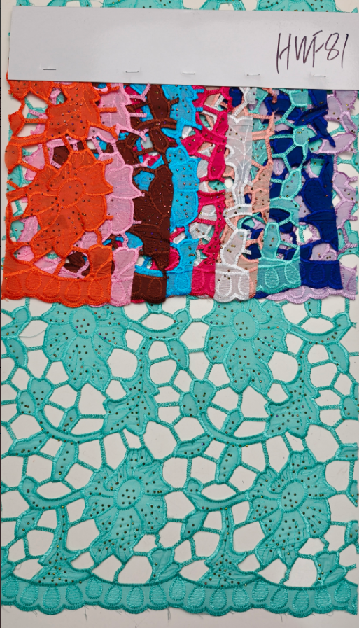 HWF81 Tissu imitation coton unicolore avec découpe laser et application de strass