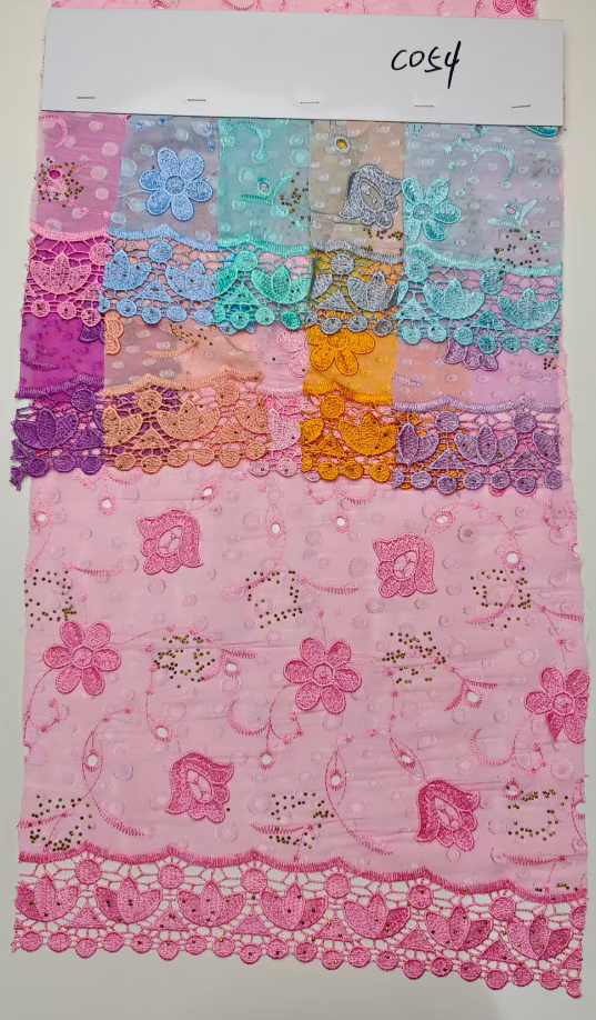 C054 Tissu en chiffon avec motif coupé, broderie 3D et application de strass