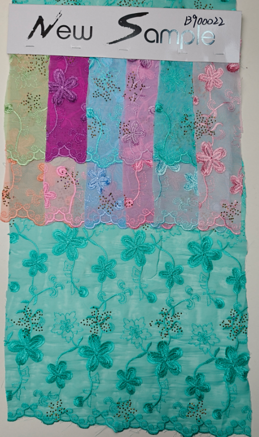 B900022 Tissu en chiffon avec broderie 3D et application de strass