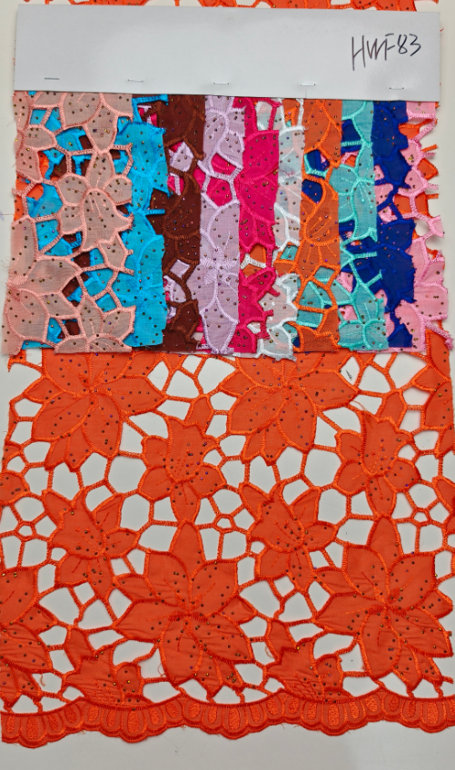 HWF83 Tissu imitation coton unicolore avec découpe laser et application de strass