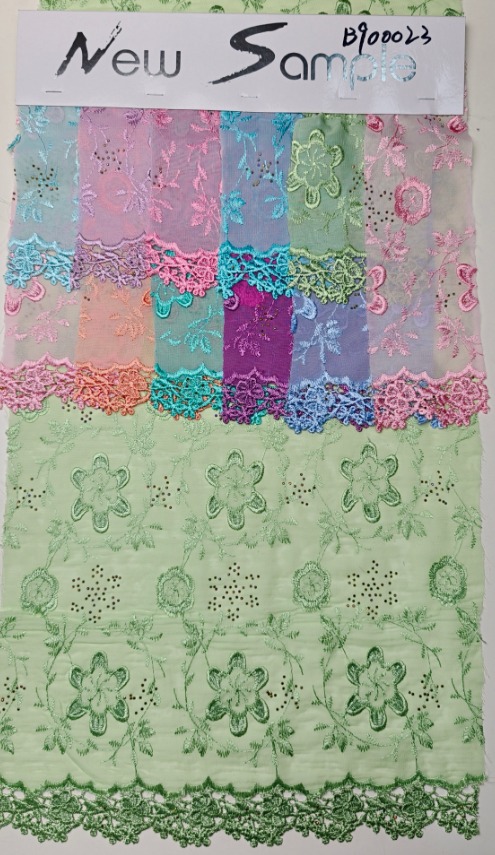 B900023 Tissu en chiffon avec broderie 3D et application de strass