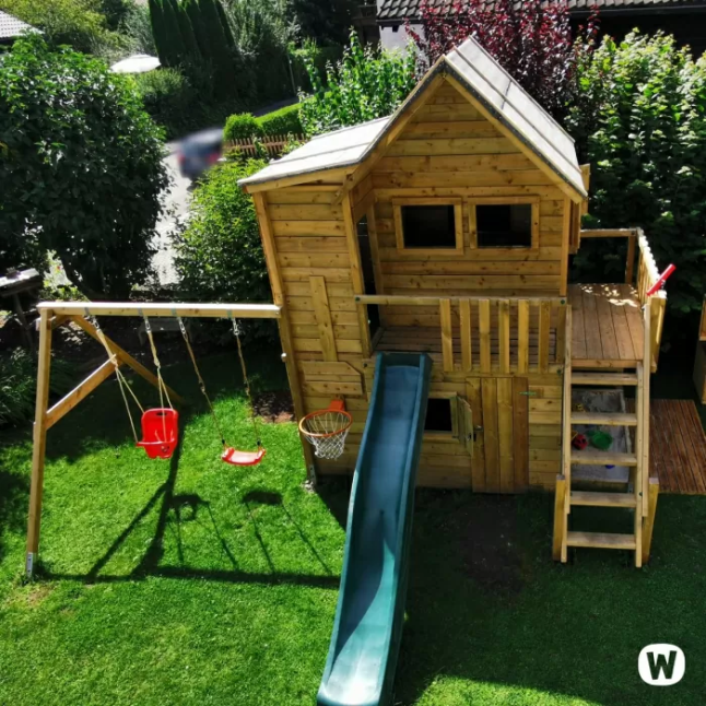 Tower playhouse Wickey Smart ArtHouse