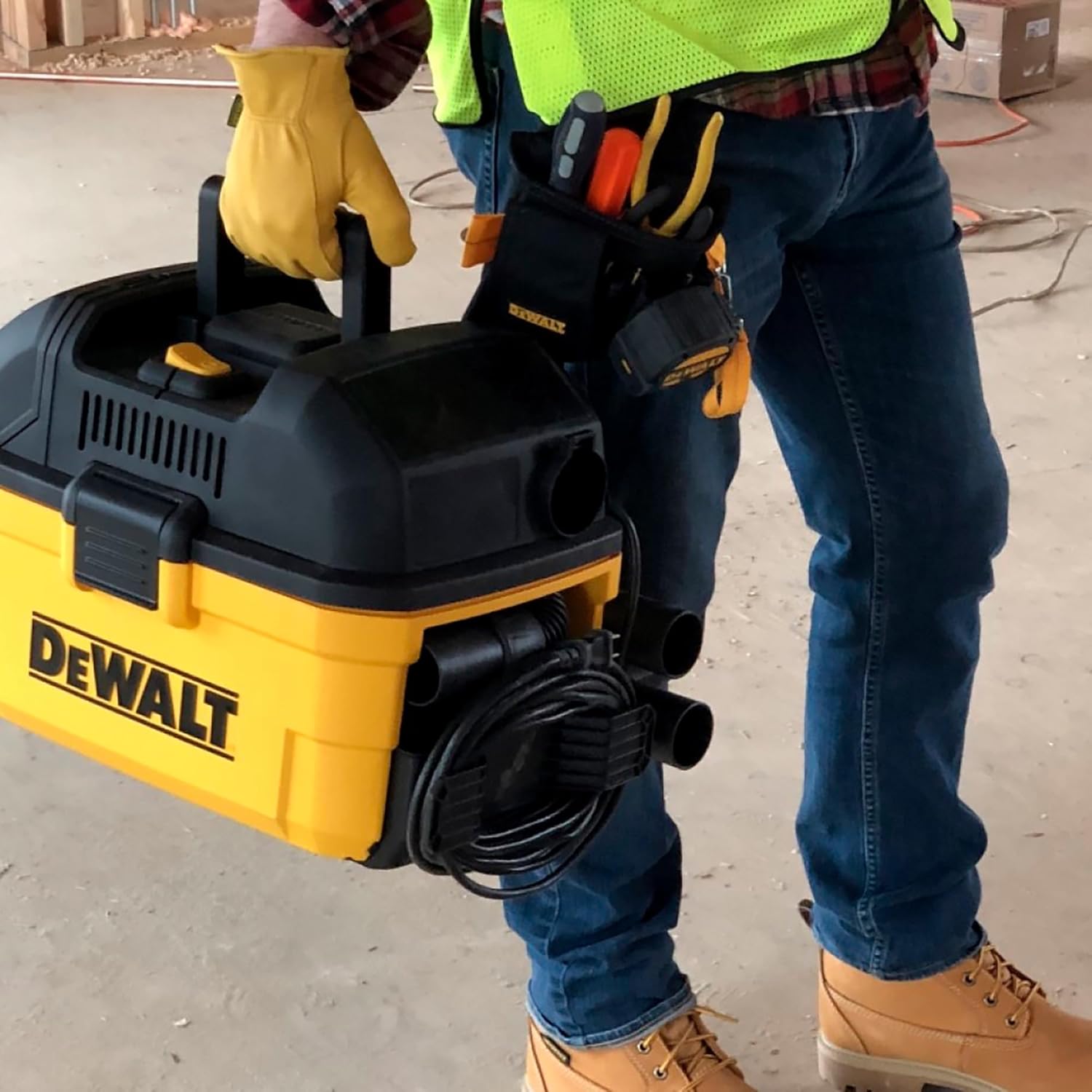 DEWALT DXV04T Portable 4 Gallon Wet/Dry Vacuum, Yellow