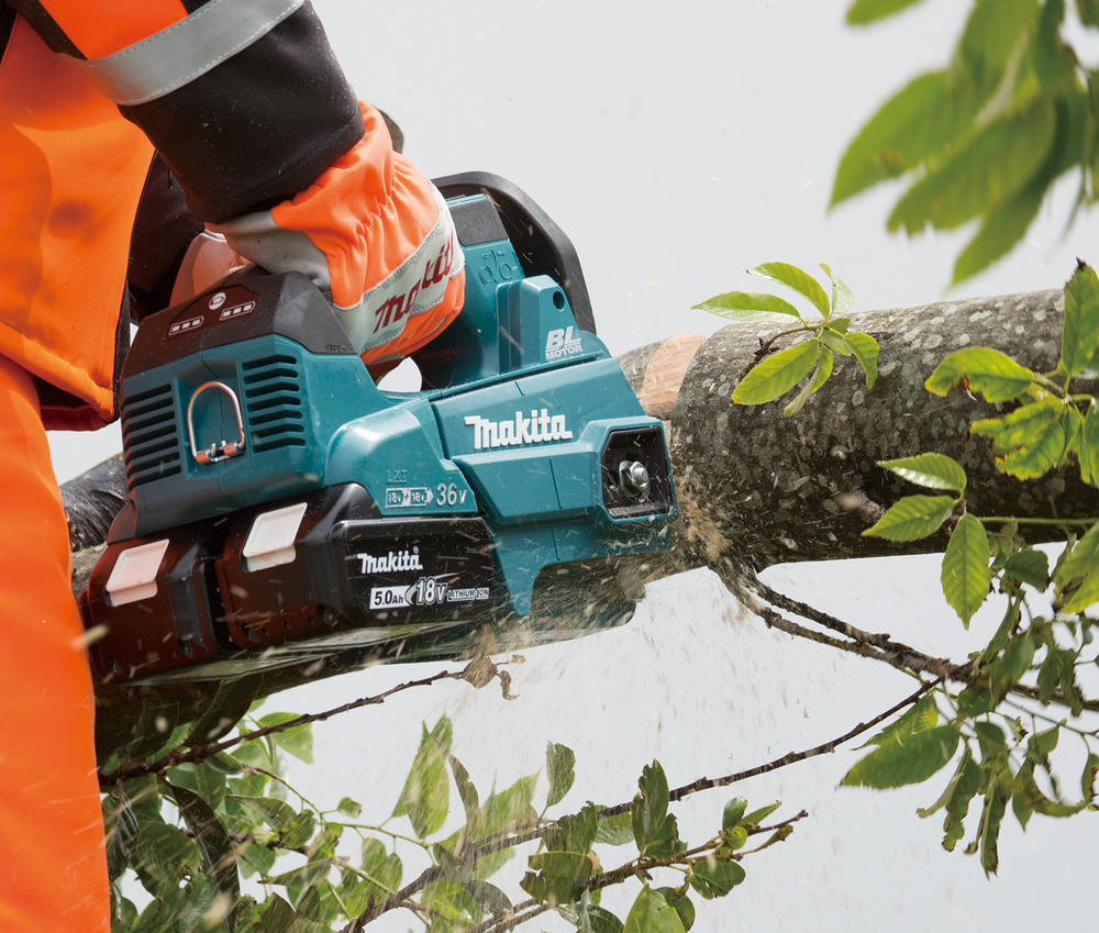 Makita Chainsaw LXT ®DUC306