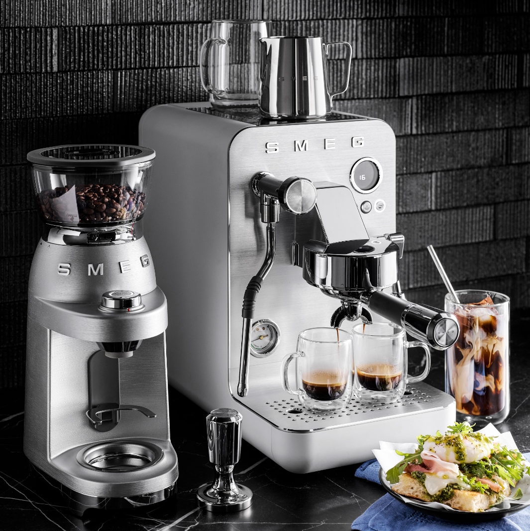 SMEG Semi-Professional Espresso Machine